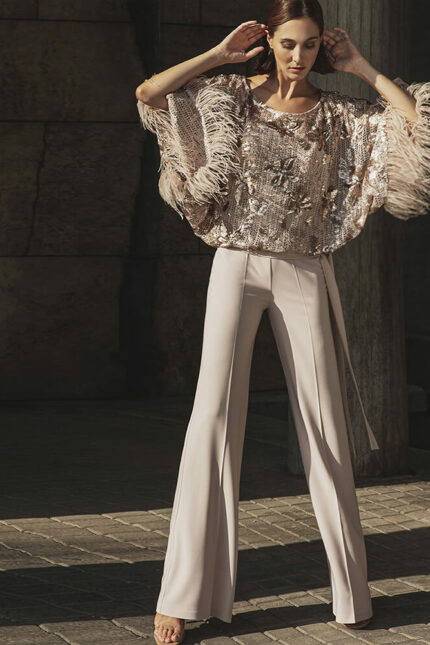 Twinset Maestri con Casacca a Rete Decorata con Paillettes e Piume