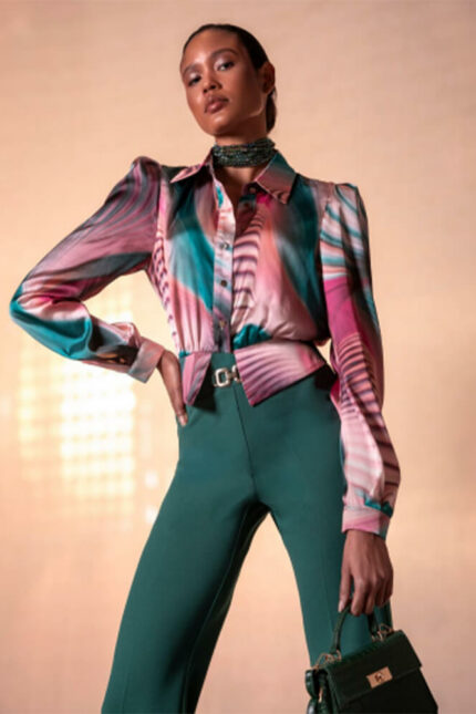 Edas completo con giacca in crepe e  camicia sfiancata con baschina e pantalone zampa